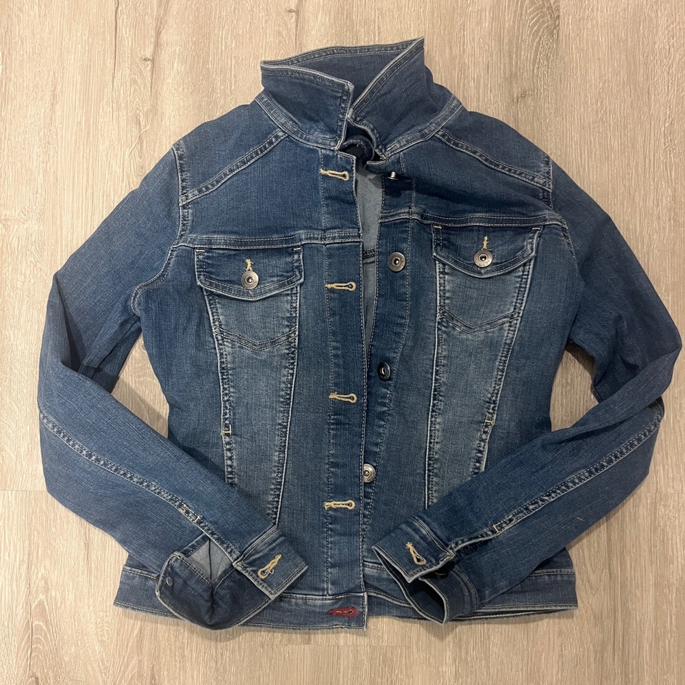 Wrangler Blue Jeans with Authentic Label